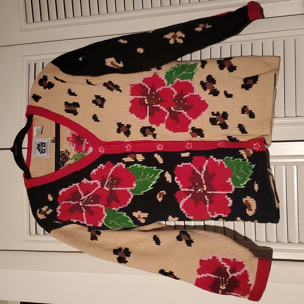 Like new! Vintage Storybook Knits animal hibiscus sweater